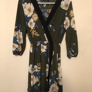 Scobe Floral Dress Size: M
